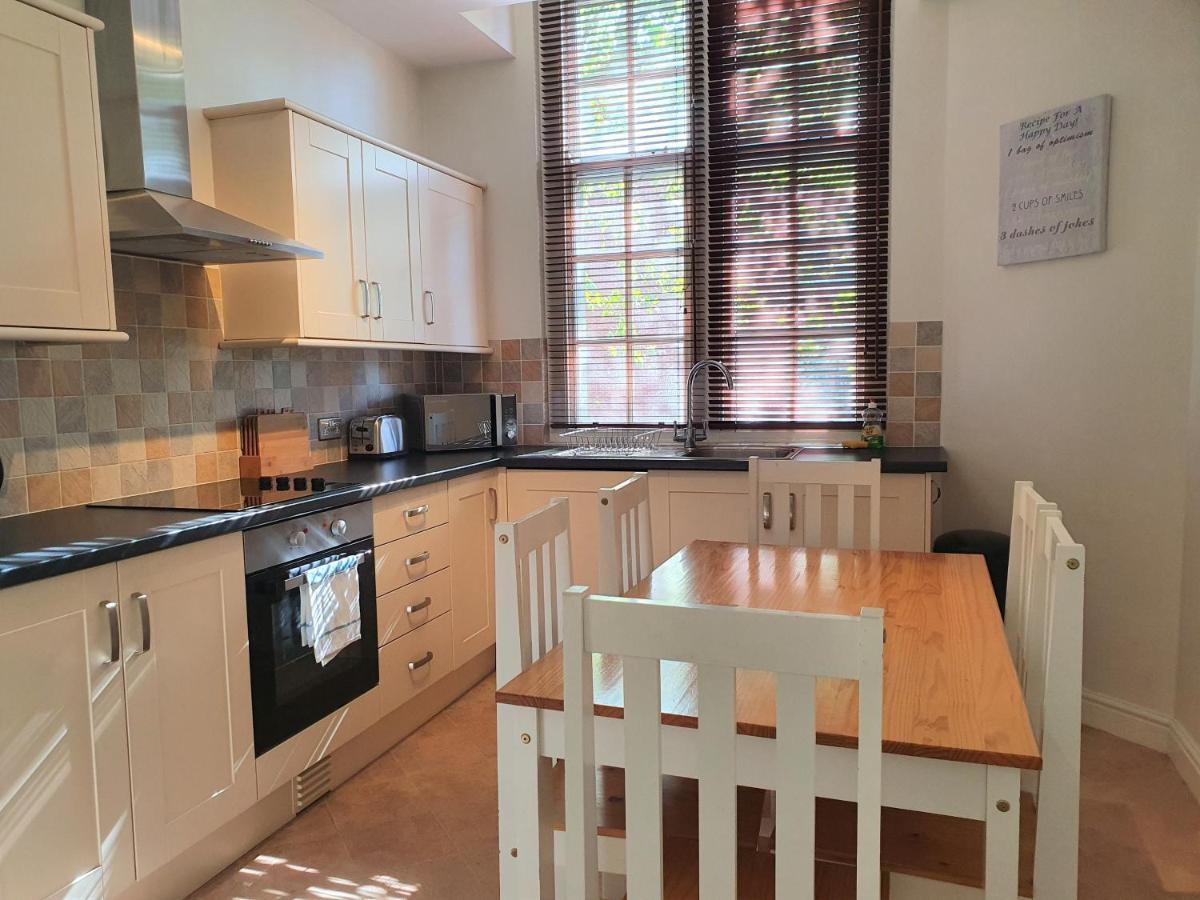 Central Apartments - Spacious 2 Beds Swindon Exterior foto