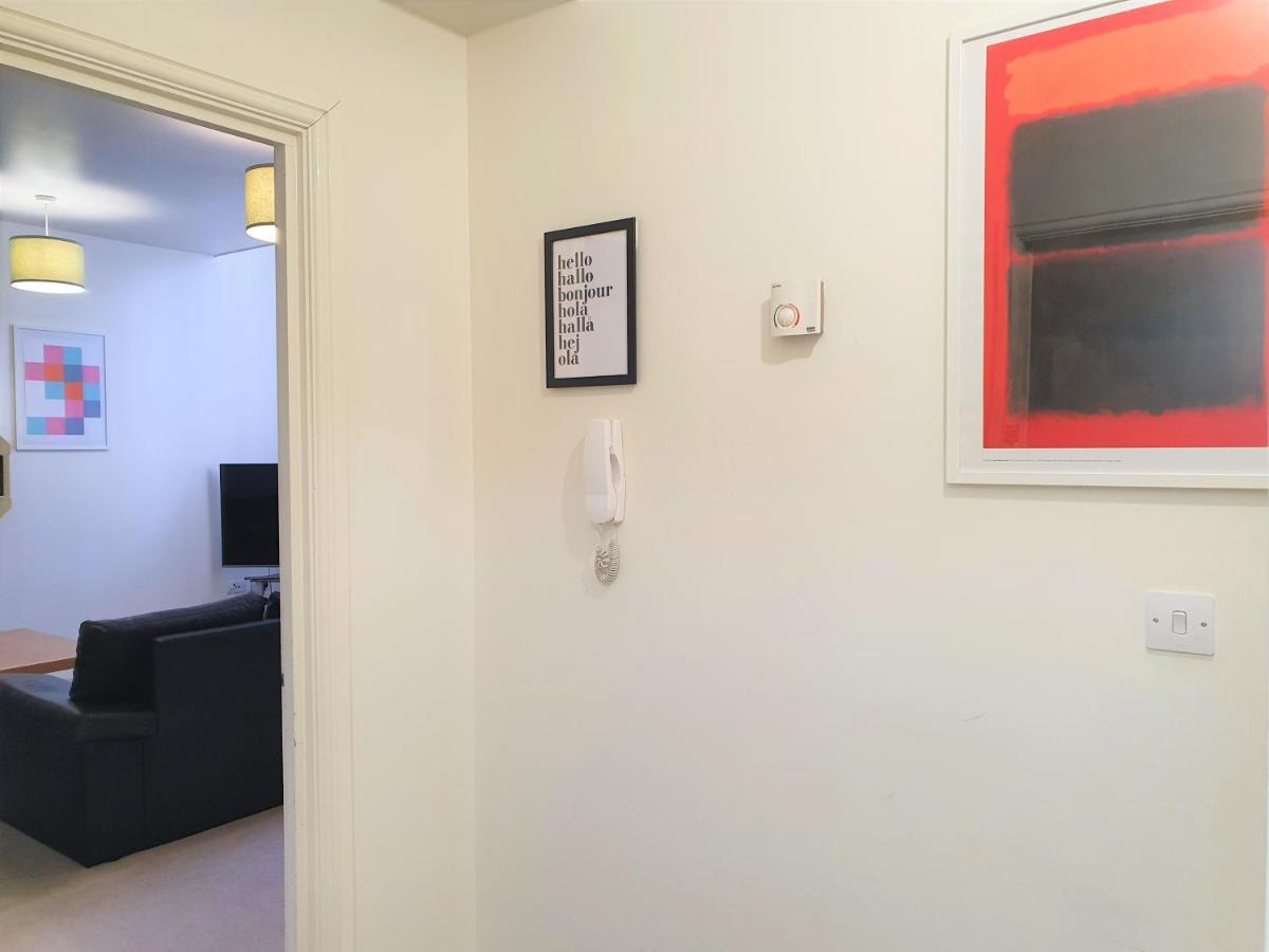 Central Apartments - Spacious 2 Beds Swindon Exterior foto