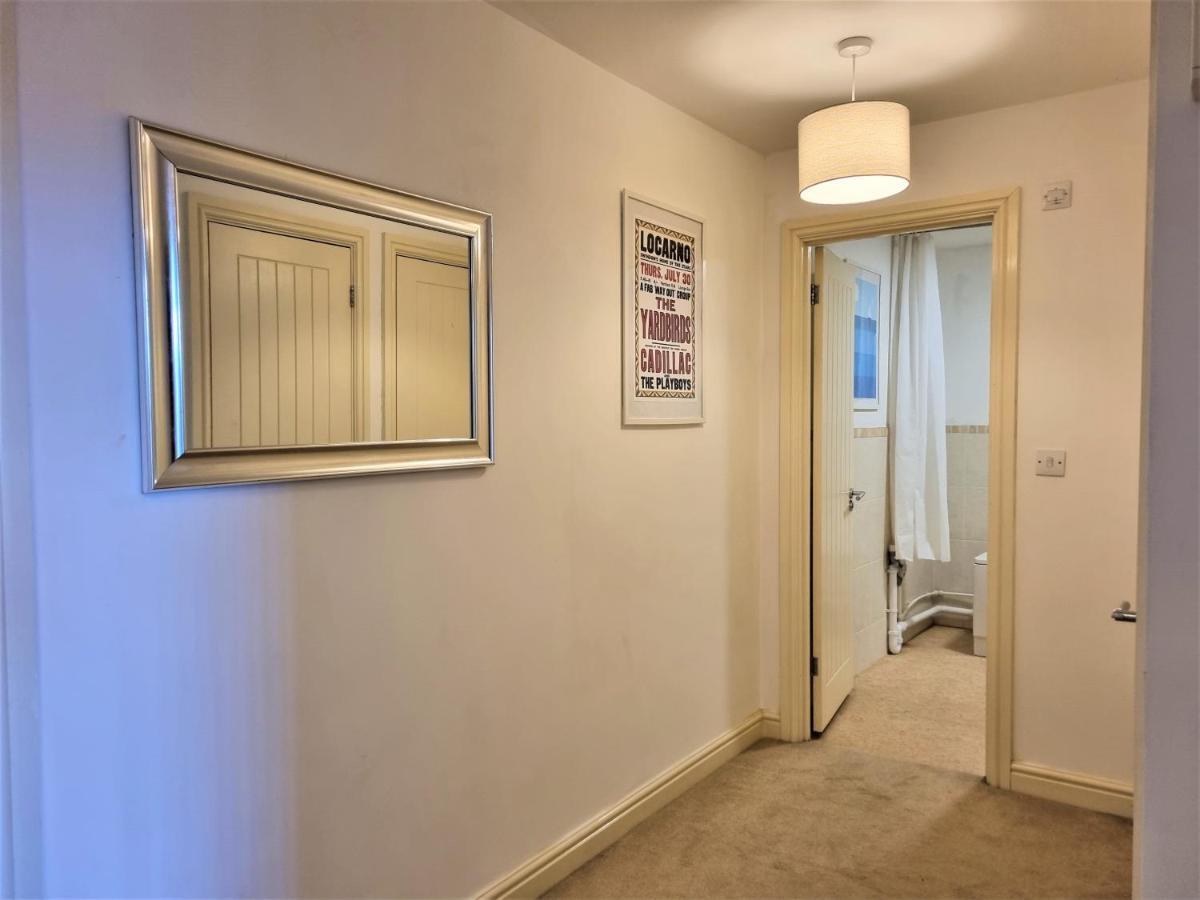 Central Apartments - Spacious 2 Beds Swindon Exterior foto